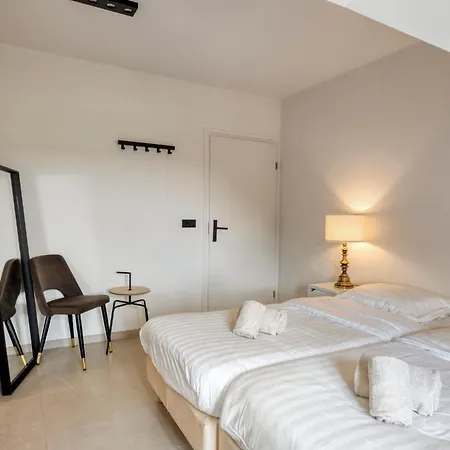 Aparthotel Hoeve De Eik 3*